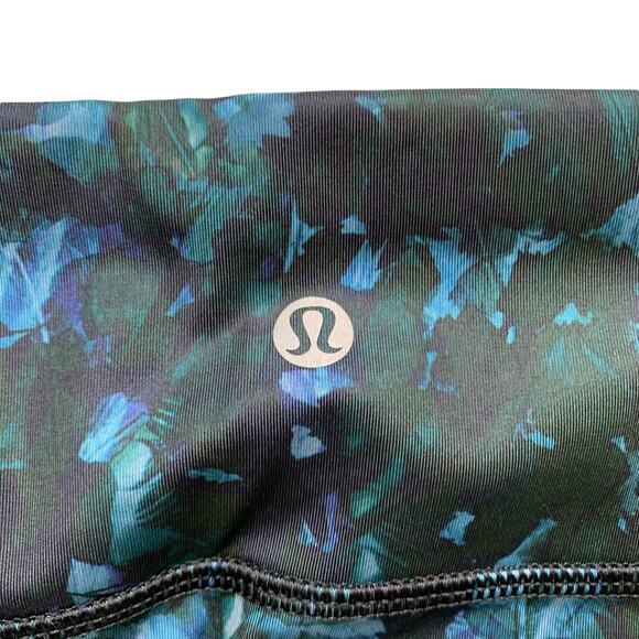 Lululemon Run: Top Speed Crop Size 6 floral backdrop blue - Picture 6 of 7